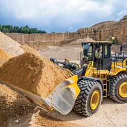 L-Series Wheel Loaders – 824L