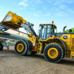 P-Tier Wheel Loaders – 744 P-Tier